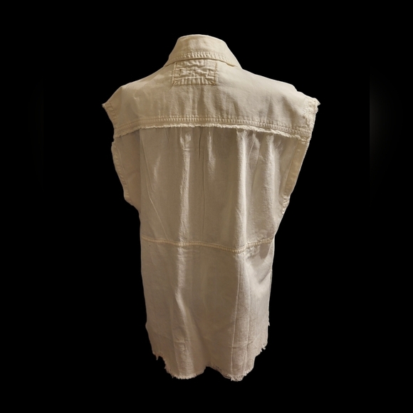 We the Free XS Distressed, raw hem denim button up shirt - Picture 14 of 16